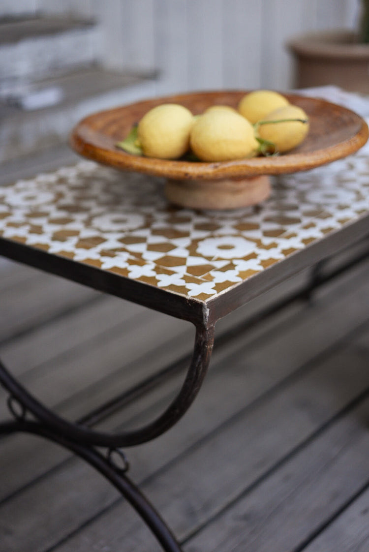 שולחנות מוזאיקה