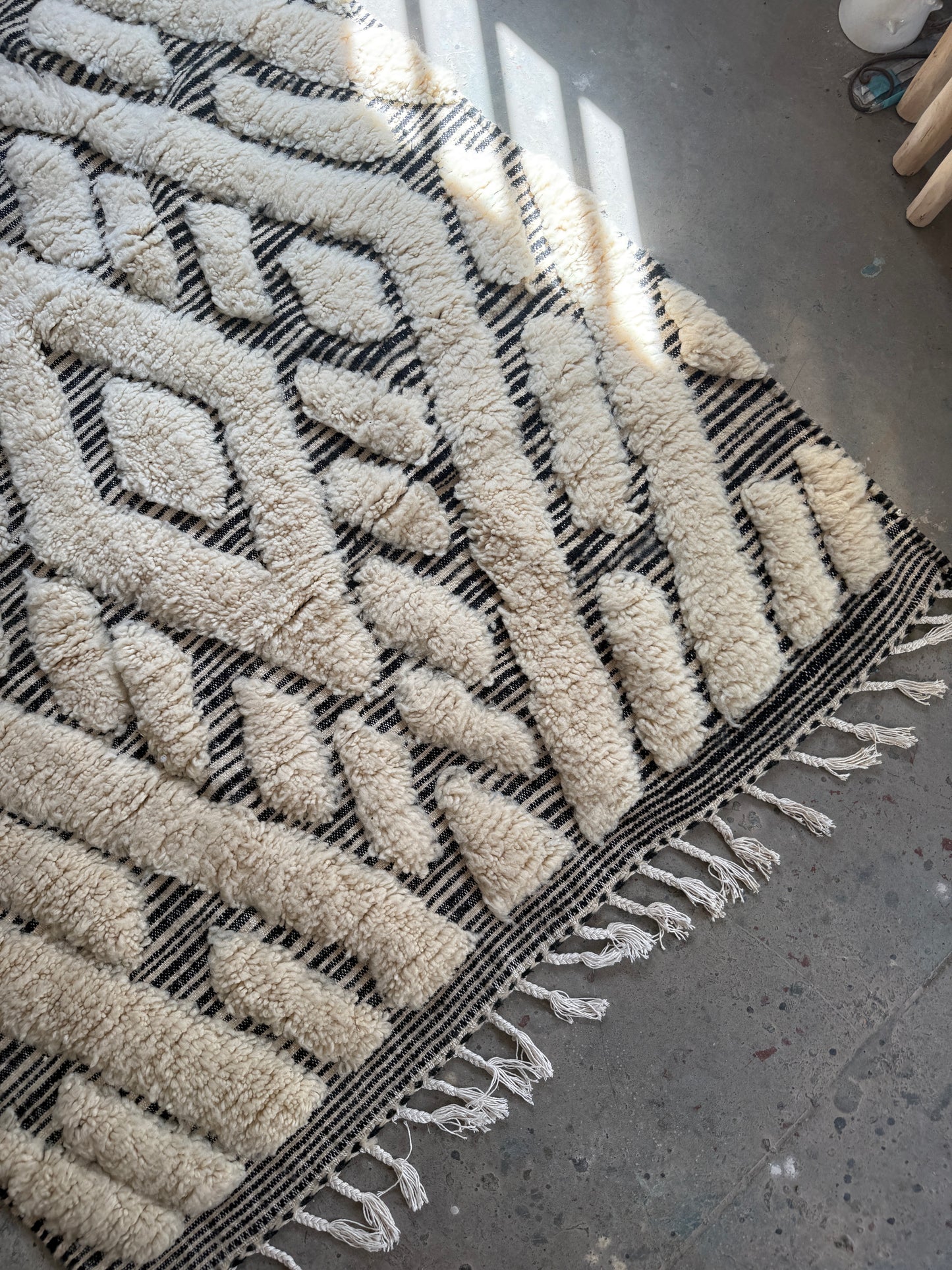 שטיח צמר | מעוינים שחור לבן