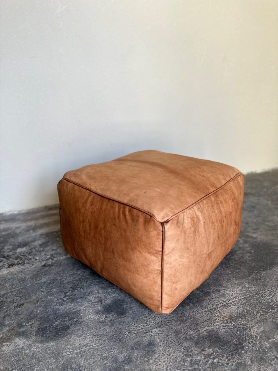 פוף עור מרובע | כאמל