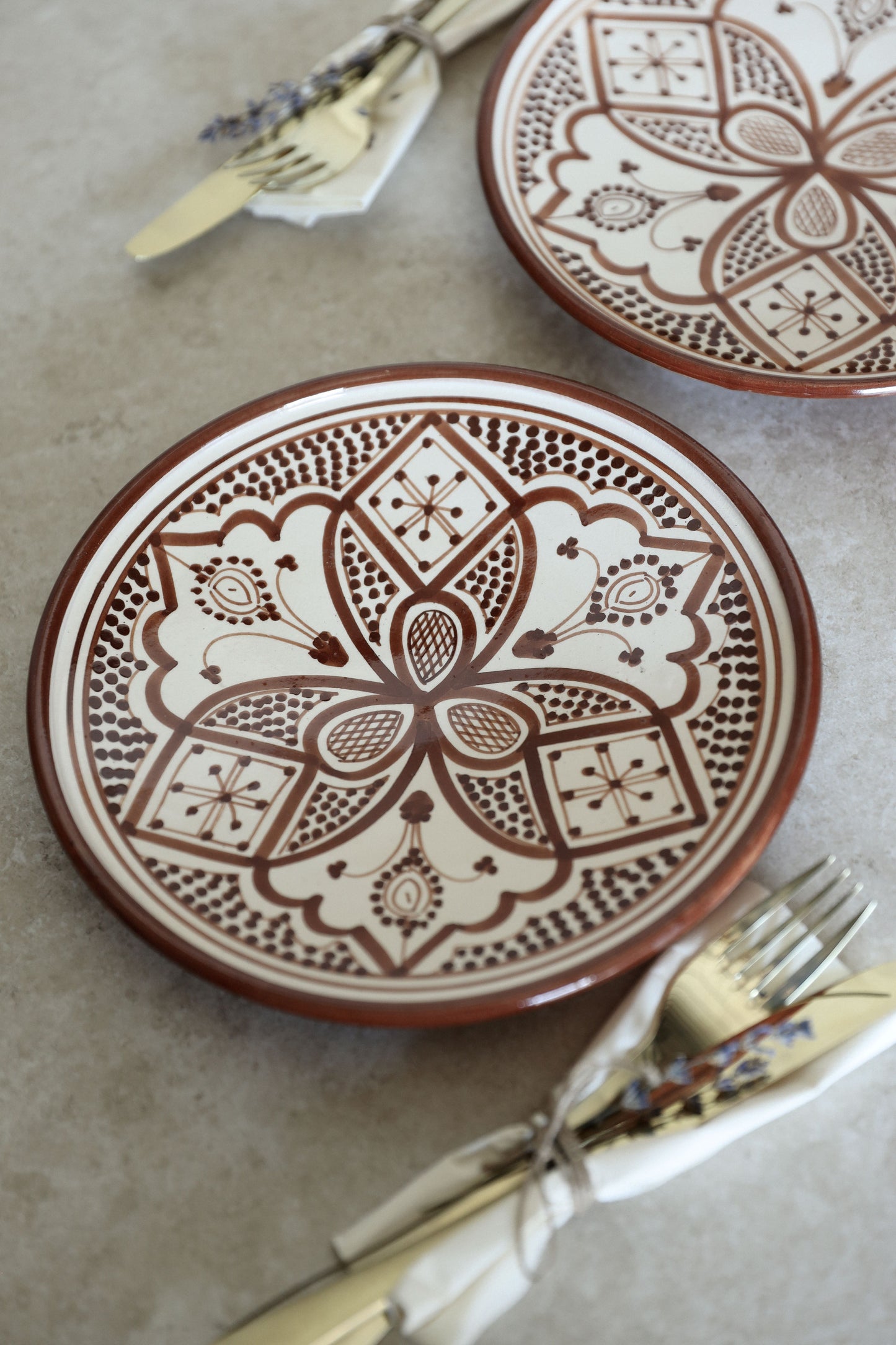 צלחת פרח | חום