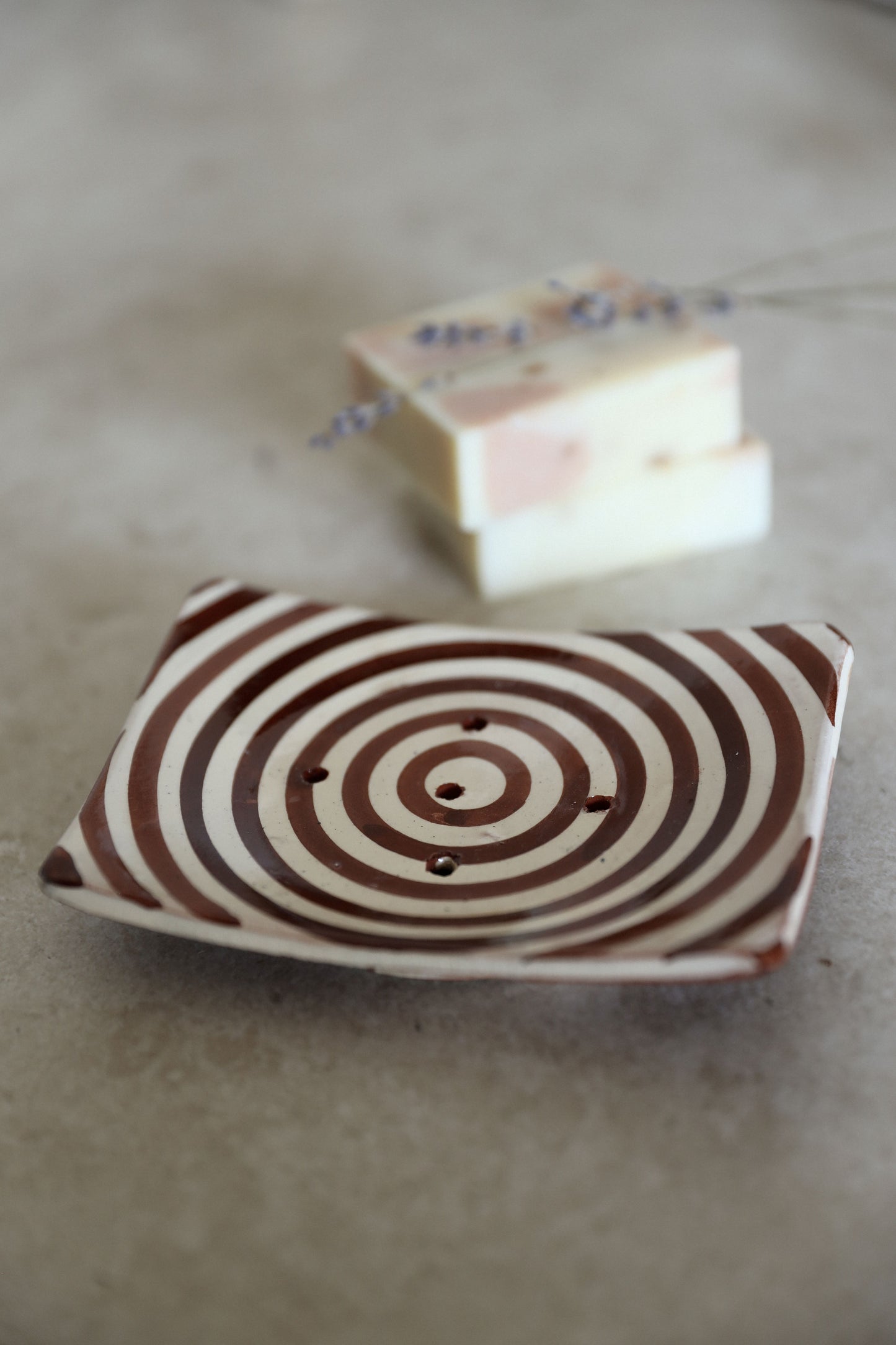 סבוניה פסים | חום