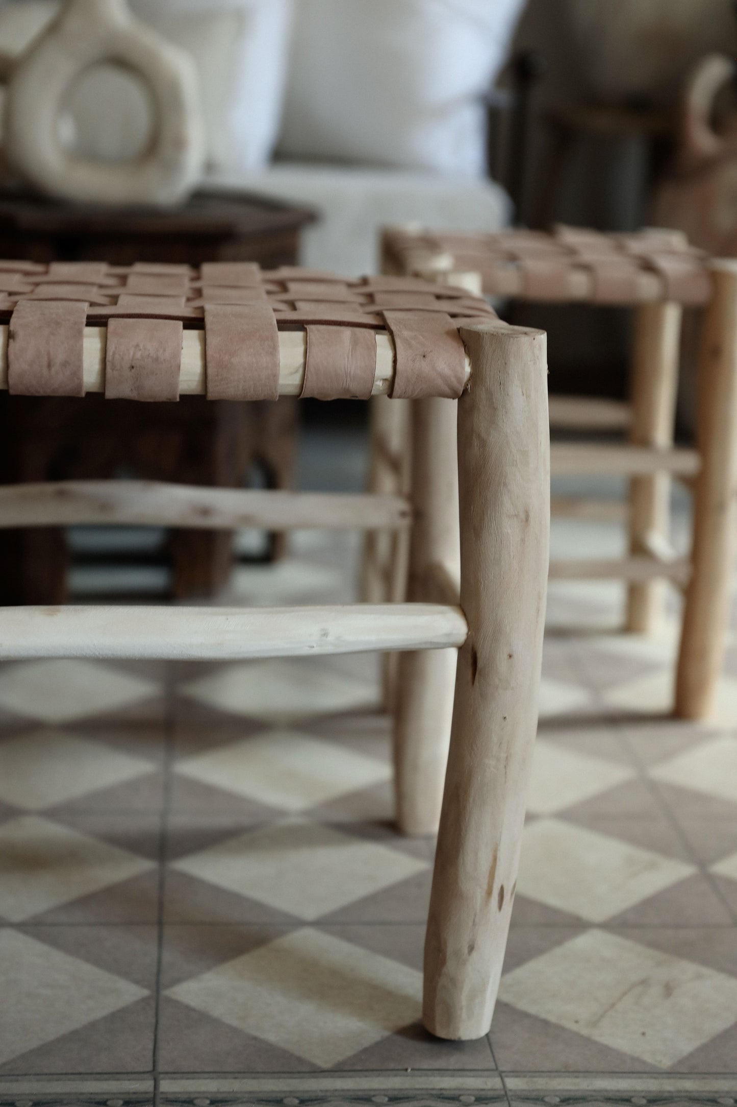 דרגש עץ בשילוב עור | טבעי