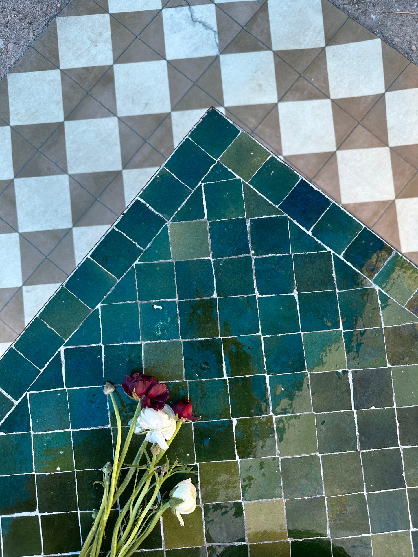 שולחן מוזאיקה מרובע | ירוק מלא