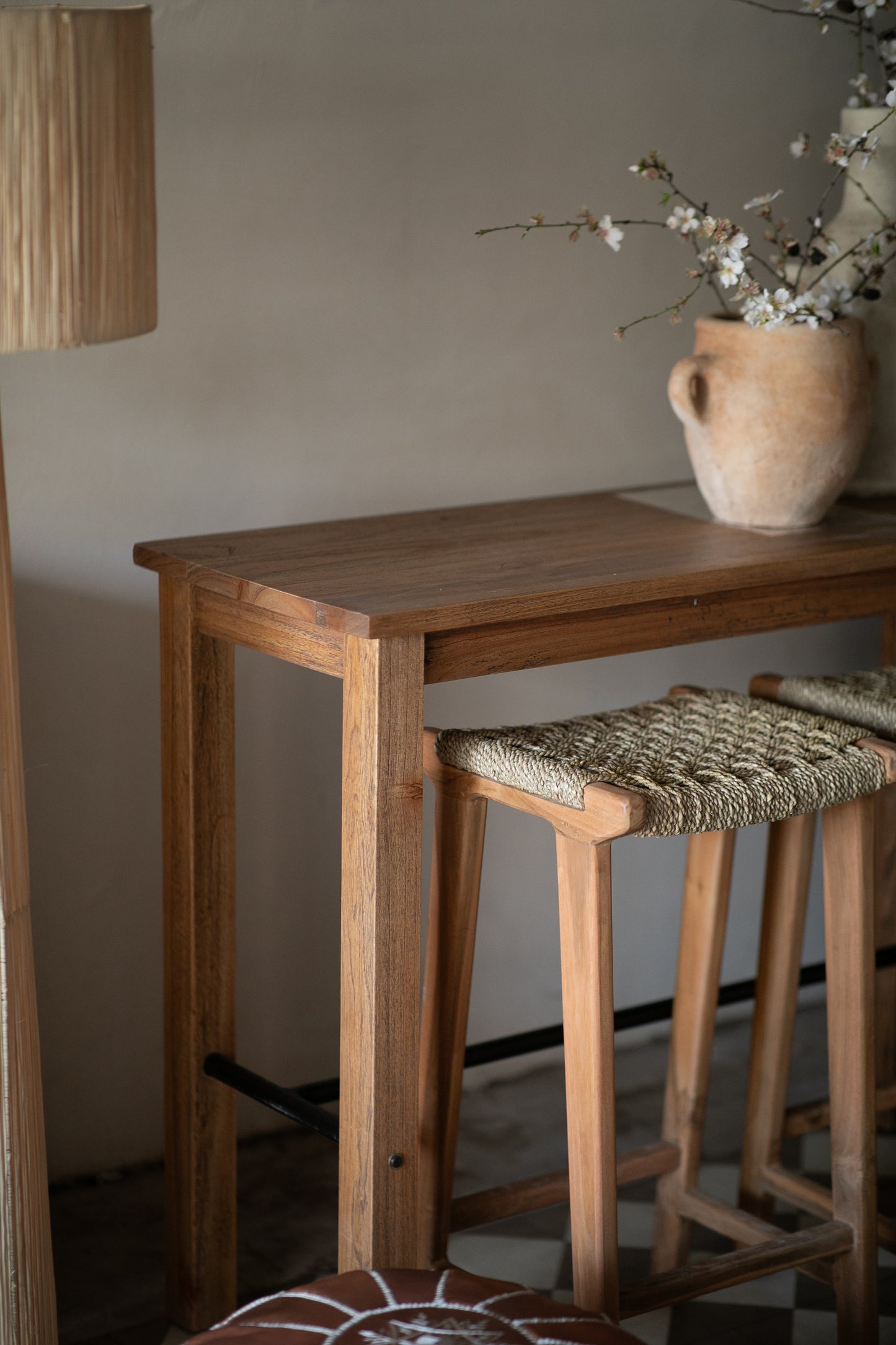 שולחן בר מעץ טיק