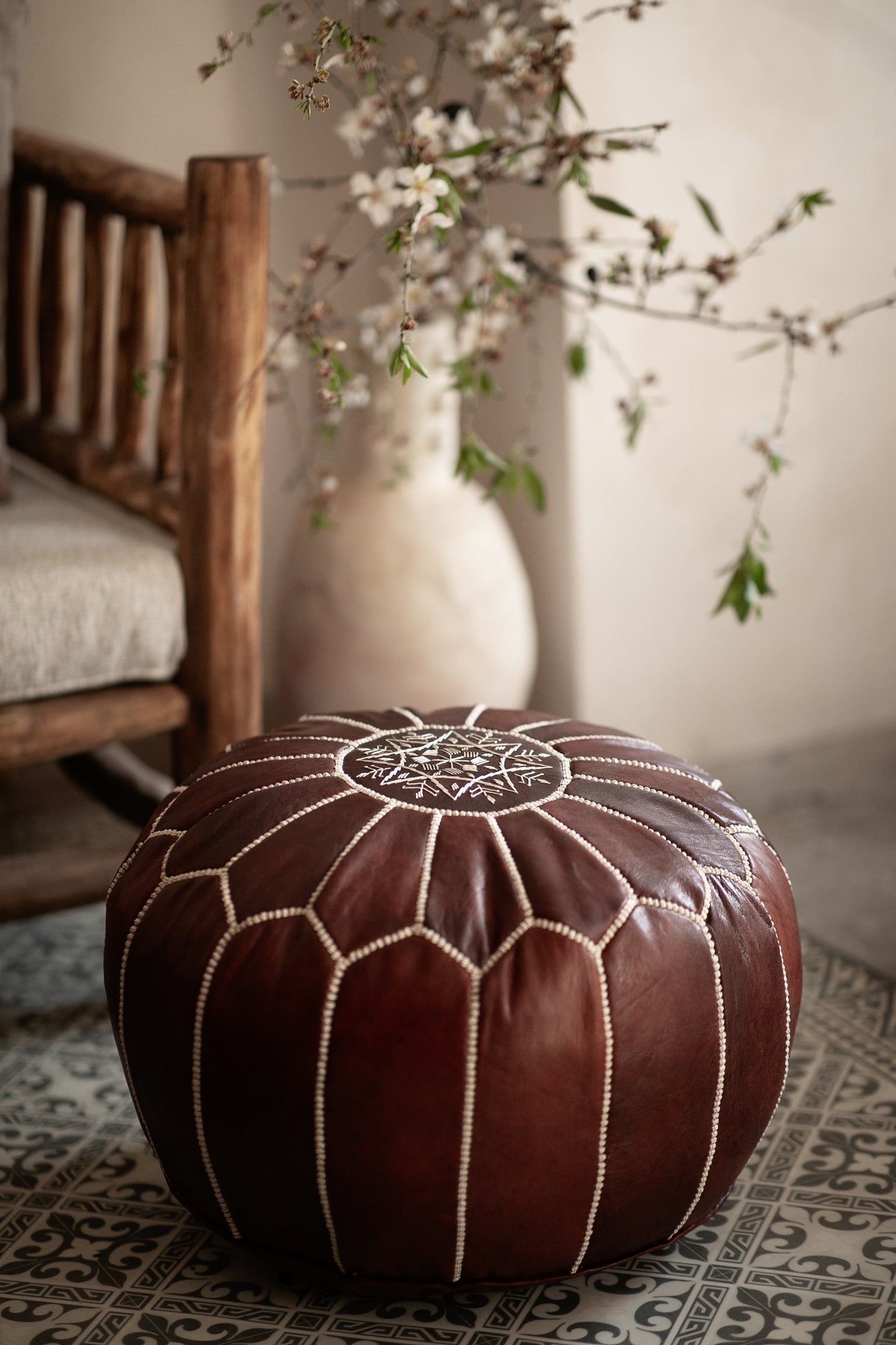 פוף עור | חום כהה