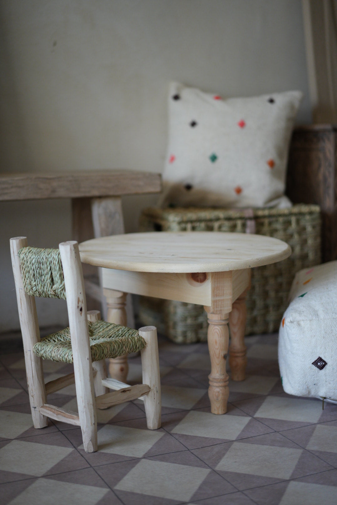 שולחן עץ טבעי לילדים