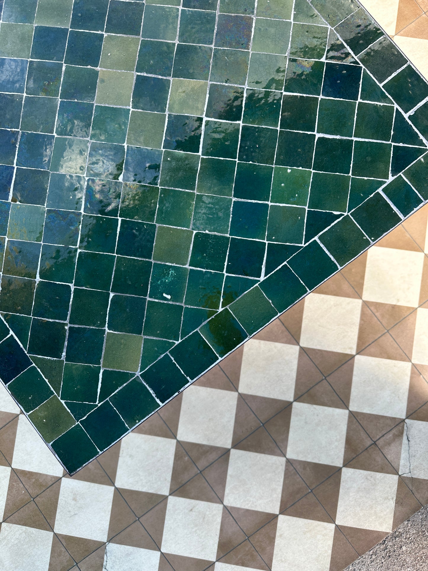 שולחן מוזאיקה מרובע | ירוק מלא