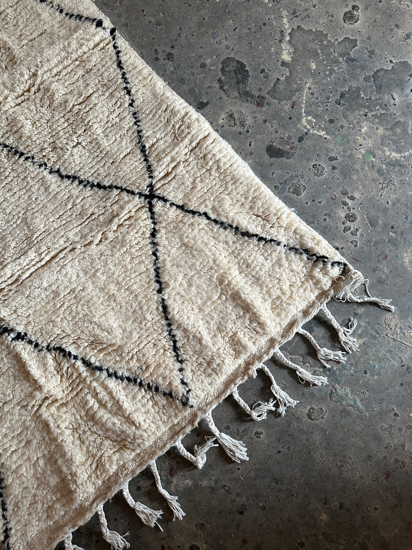 שטיח מסדרון | מעוינים שחור לבן