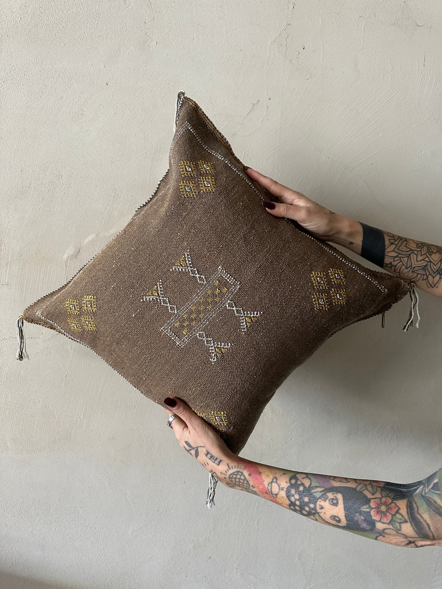 כרית סברה | חום