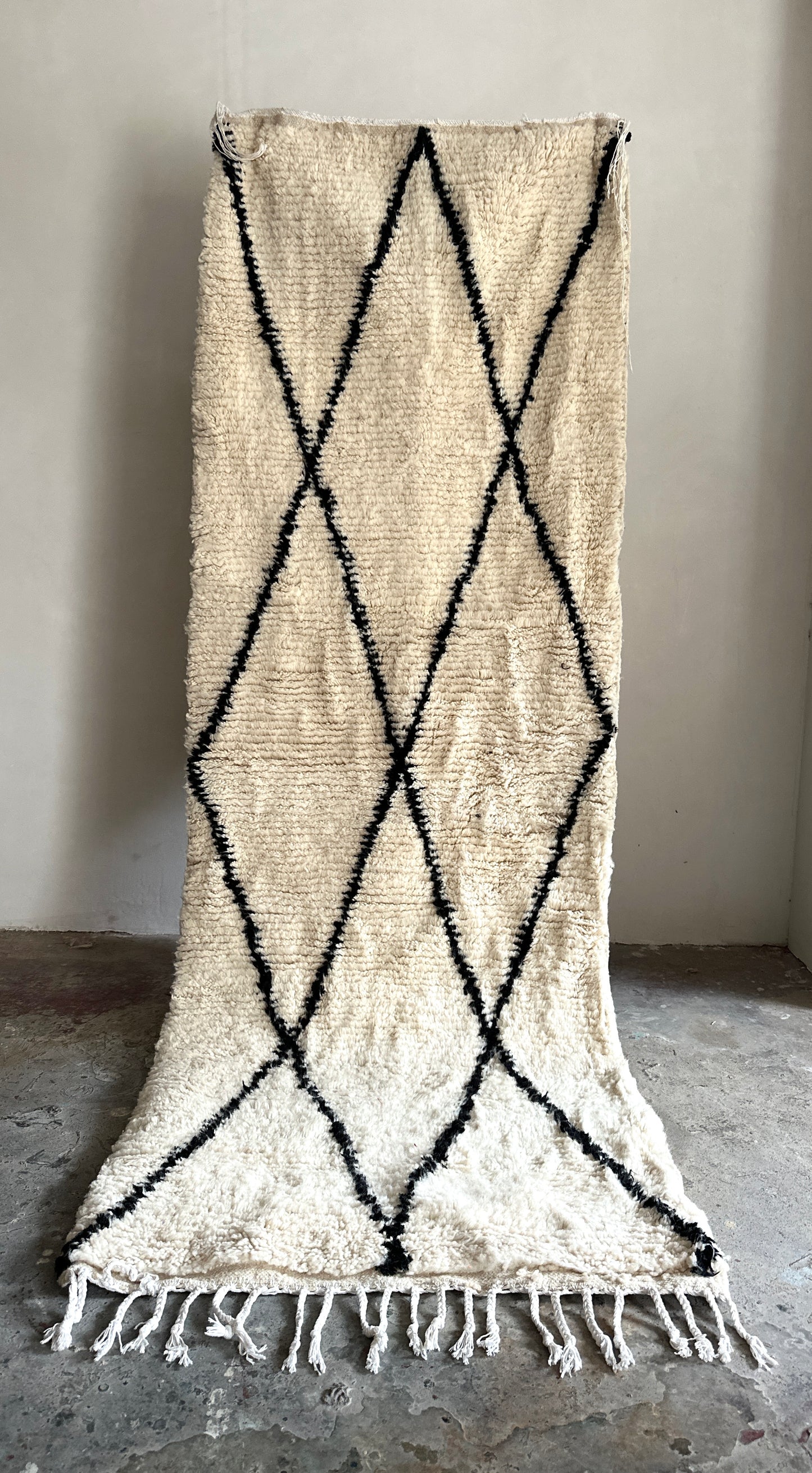 שטיח מסדרון | מעוינים שחור לבן