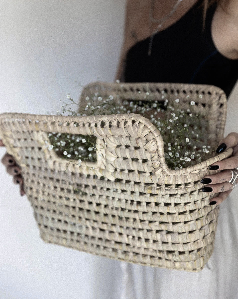 סלסלת קש מגזינים