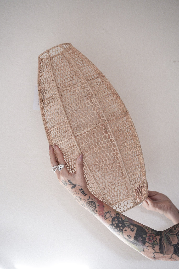 אהיל קונוס | רפיה סרוגה