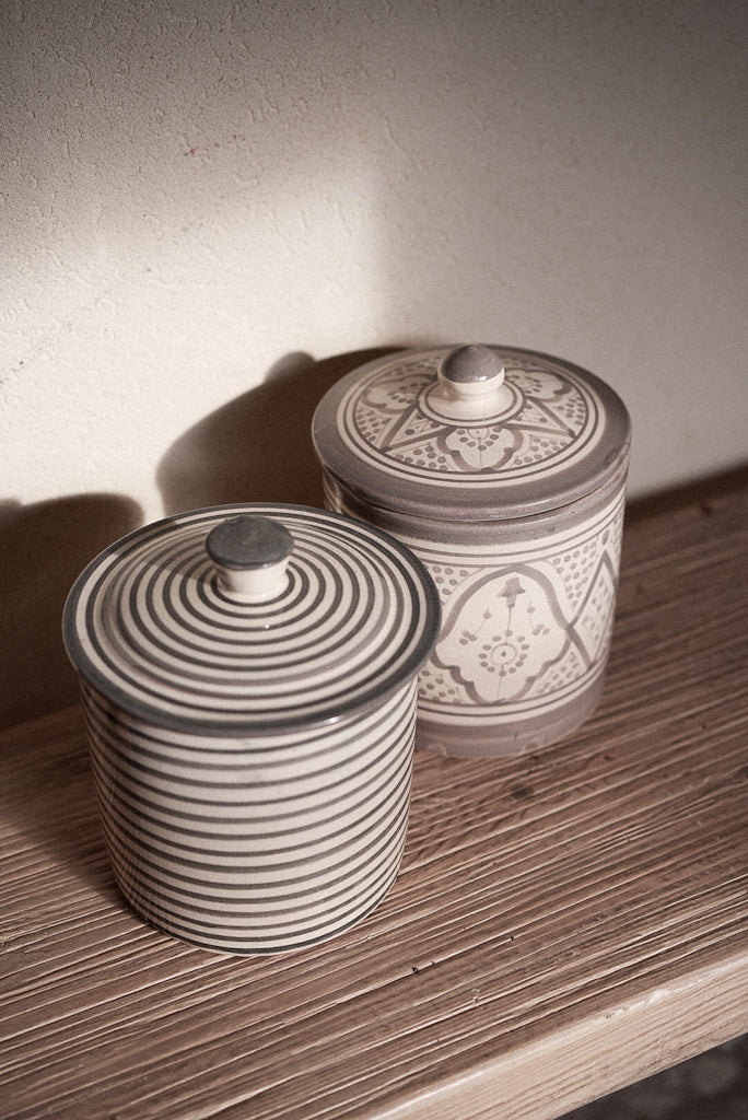 קופסת עוגיות פסים | אפור