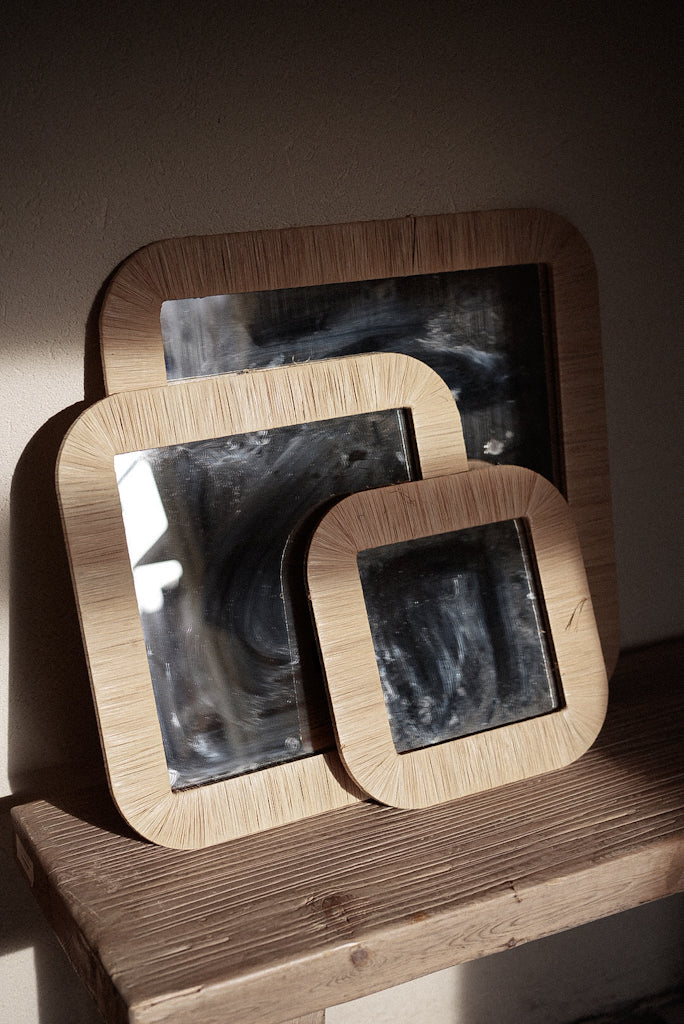 מראה מסגרת רפיה