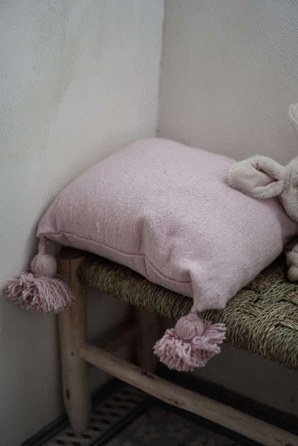 כרית פונפונים לילדים | ורוד