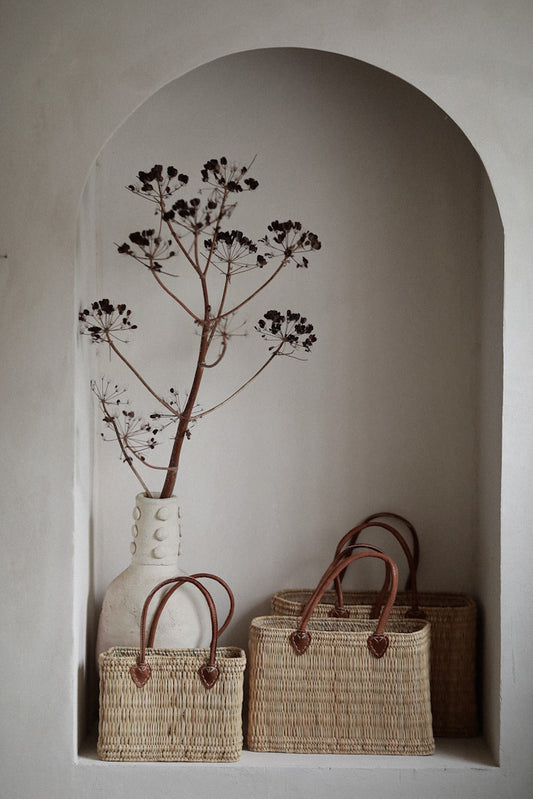 סל קש עם ידיות עור