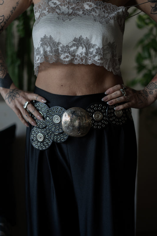 חגורה מעור חום | עיגולים