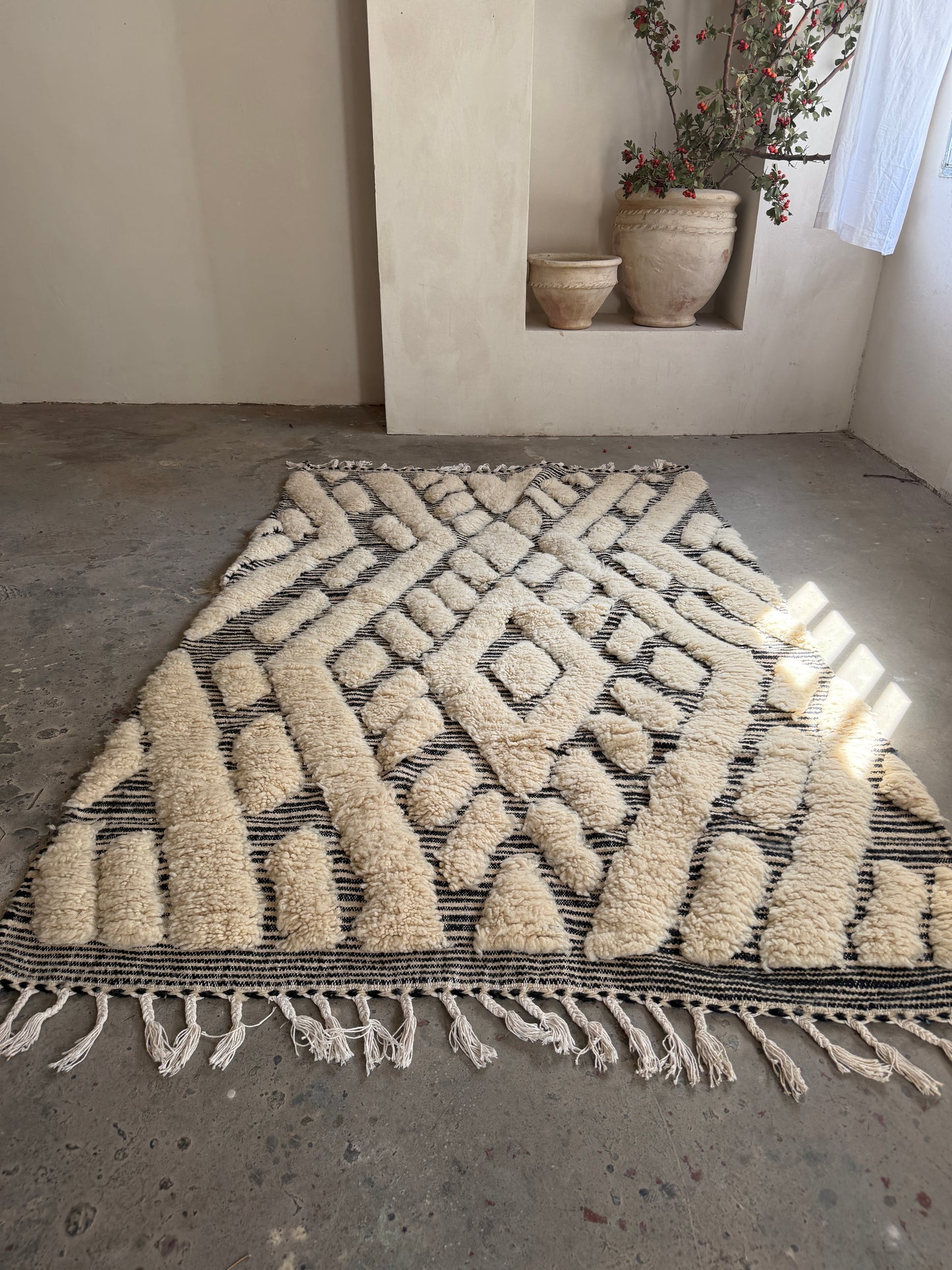 שטיח צמר | מעוינים שחור לבן