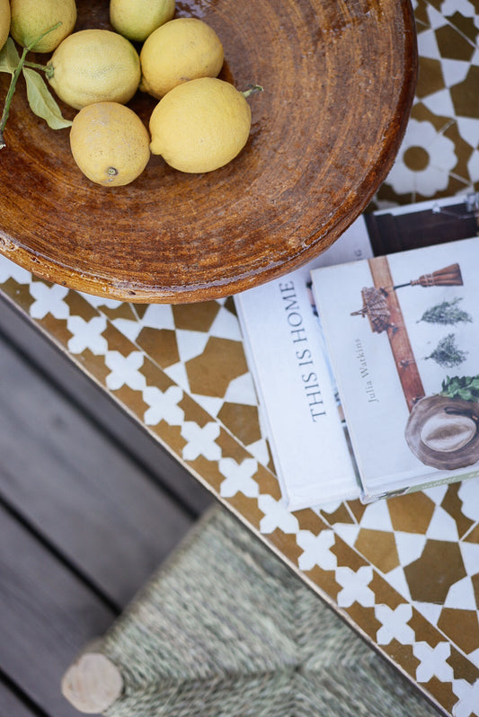 שולחן מוזאיקה מלבני | פרחים חמרה