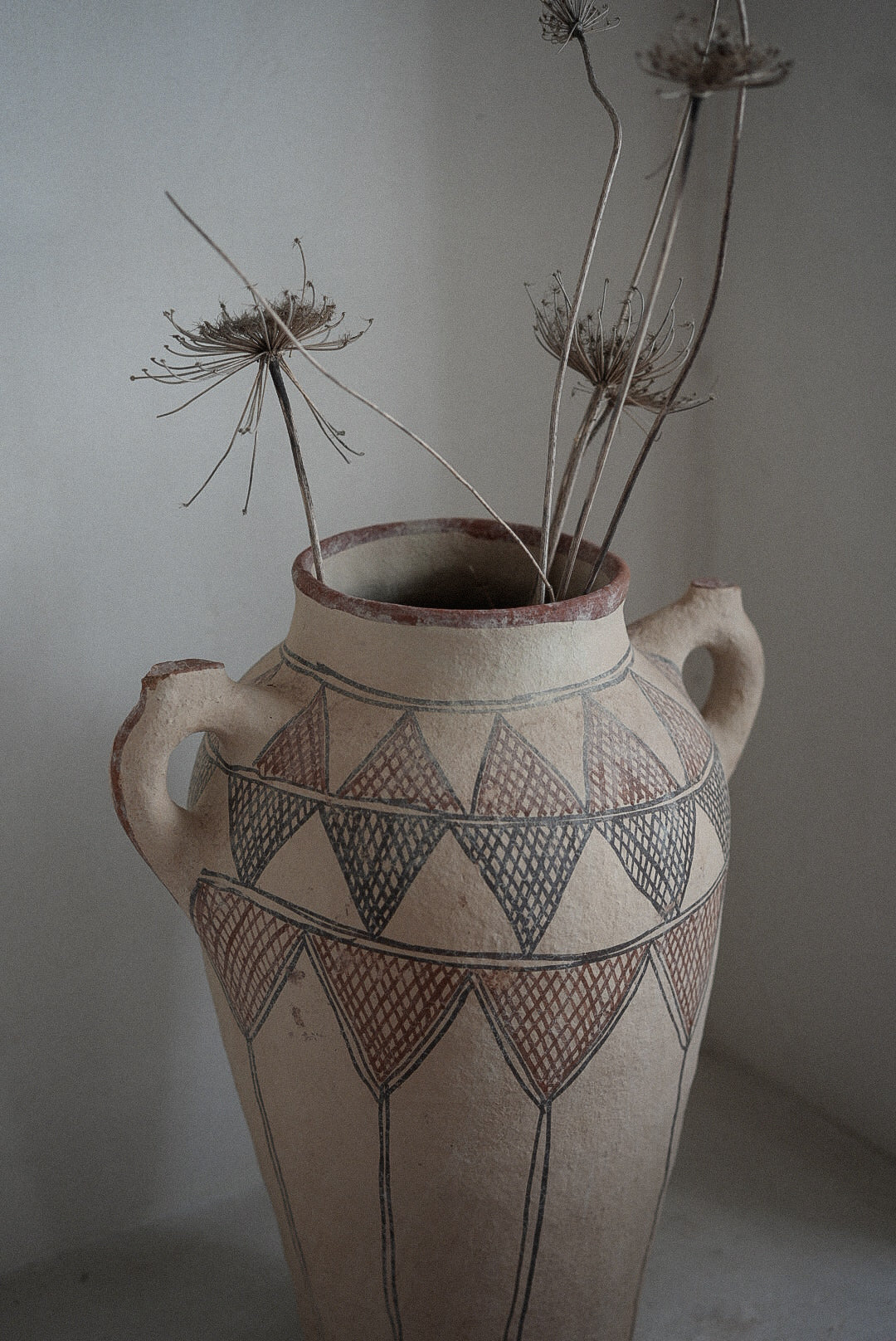 כד חרס ברברי | מעוטר