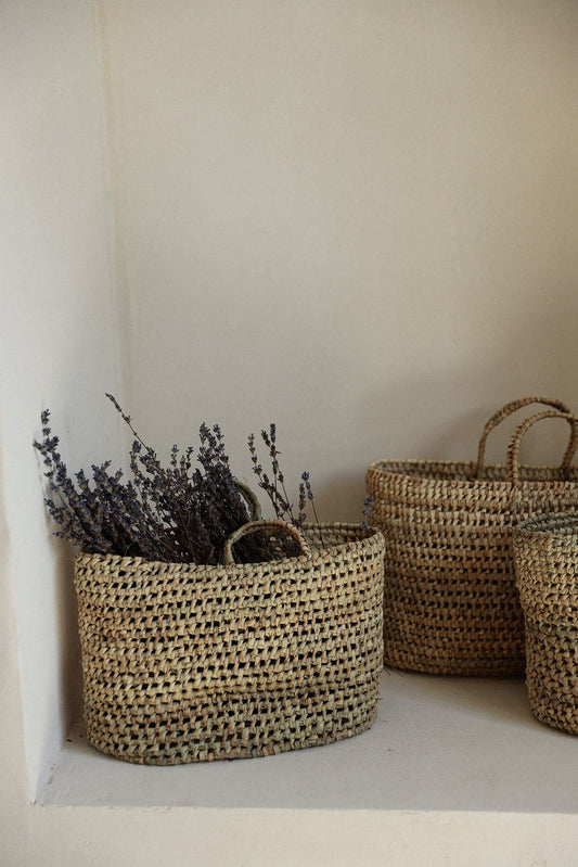 סלסלת קש סרוגה