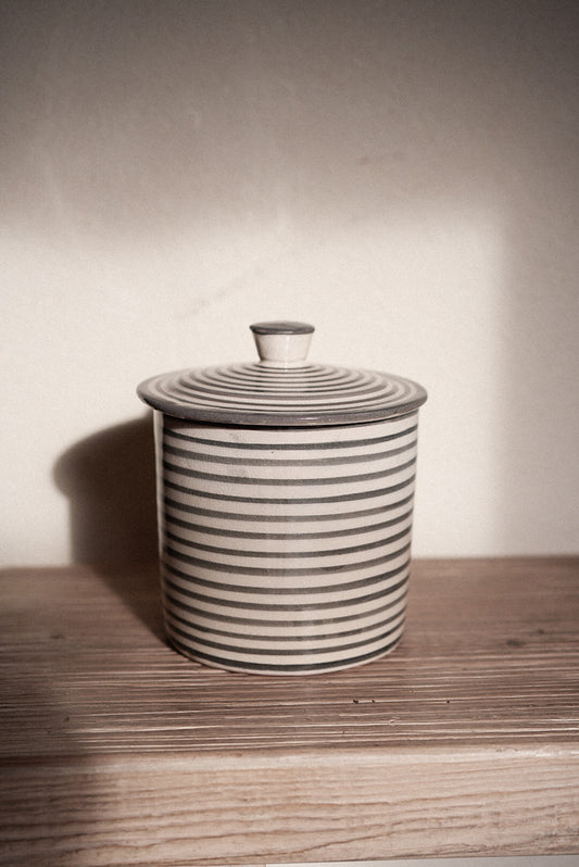 קופסת עוגיות פסים | אפור