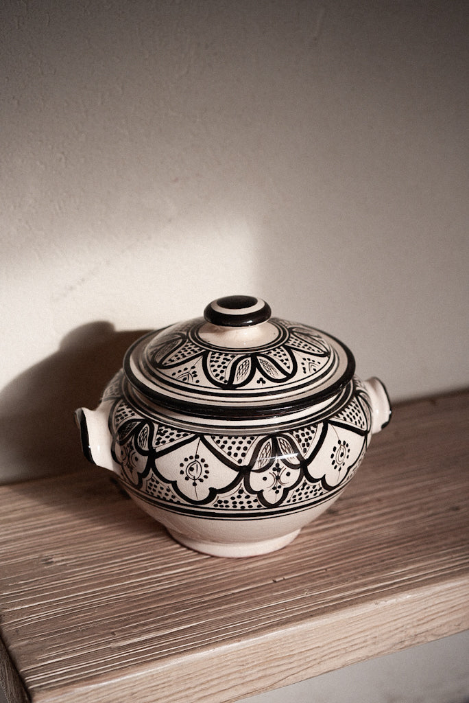 מרקייה שחור | פרחים