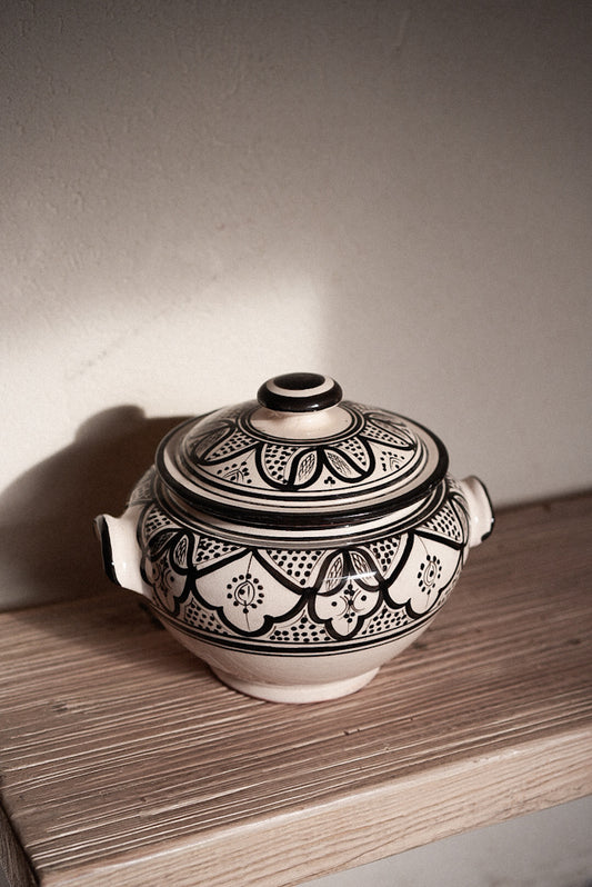 מרקייה שחור | פרחים