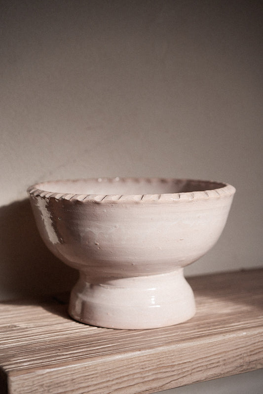 קערה על רגל | פאס