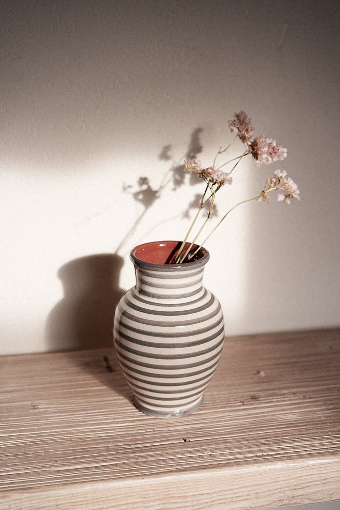 ואזה פסים | אפור