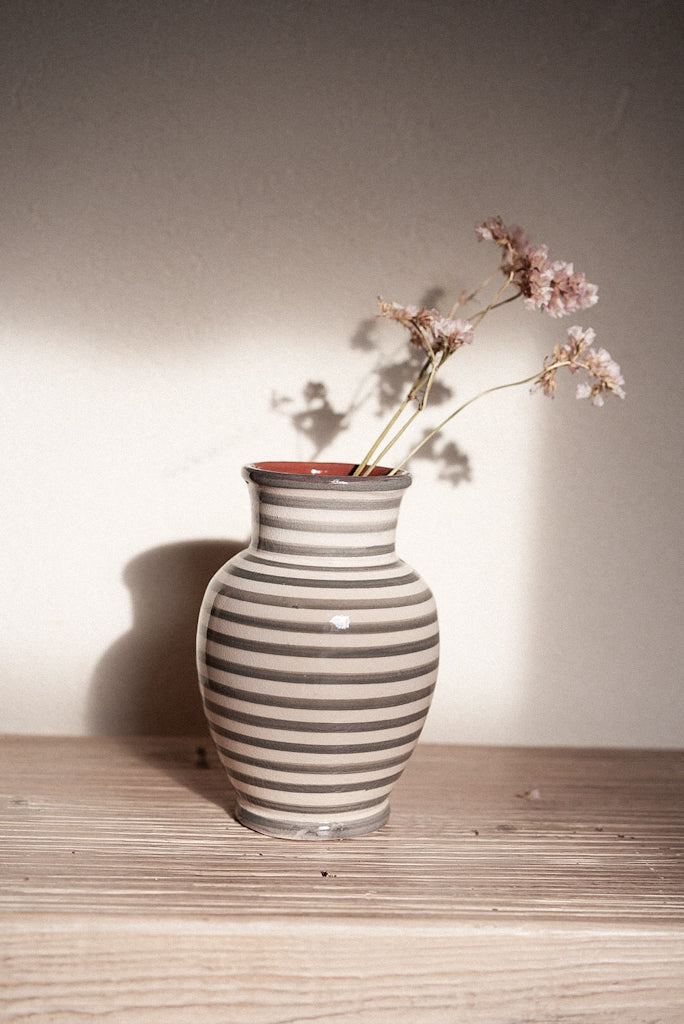 ואזה פסים | אפור