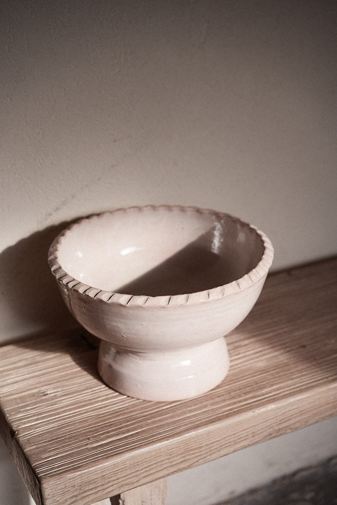 קערה על רגל | פאס