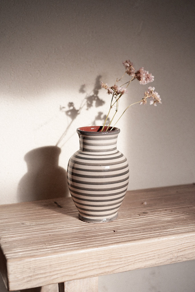 ואזה פסים | אפור