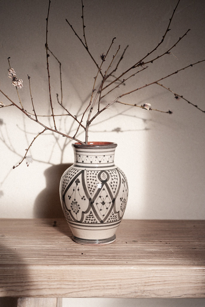 ואזה פרחים | אפור