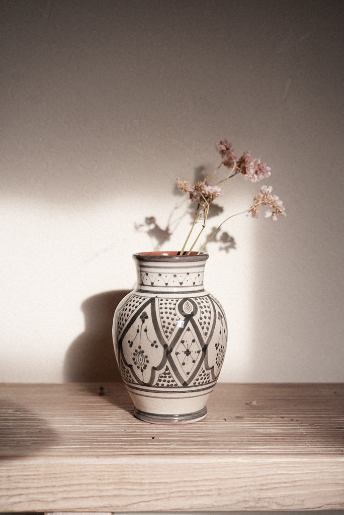 ואזה פרחים | אפור