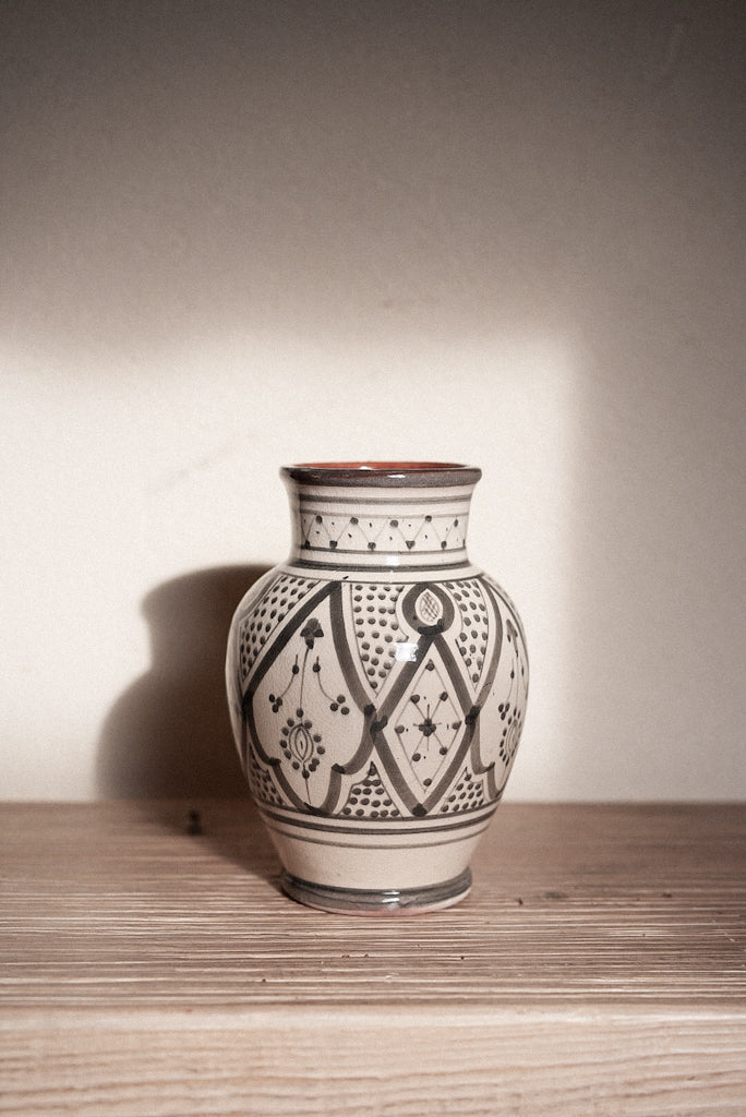 ואזה פרחים | אפור