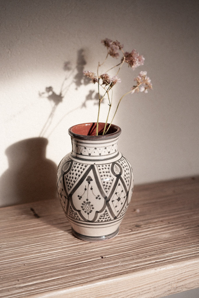 ואזה פרחים | אפור