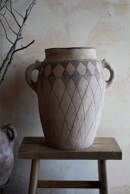 כד חרס ברברי | מעוטר