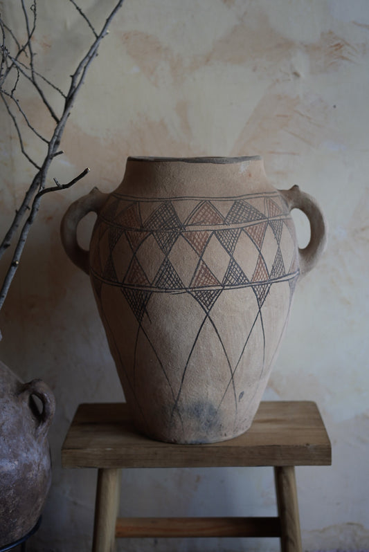 כד חרס ברברי | מעוטר