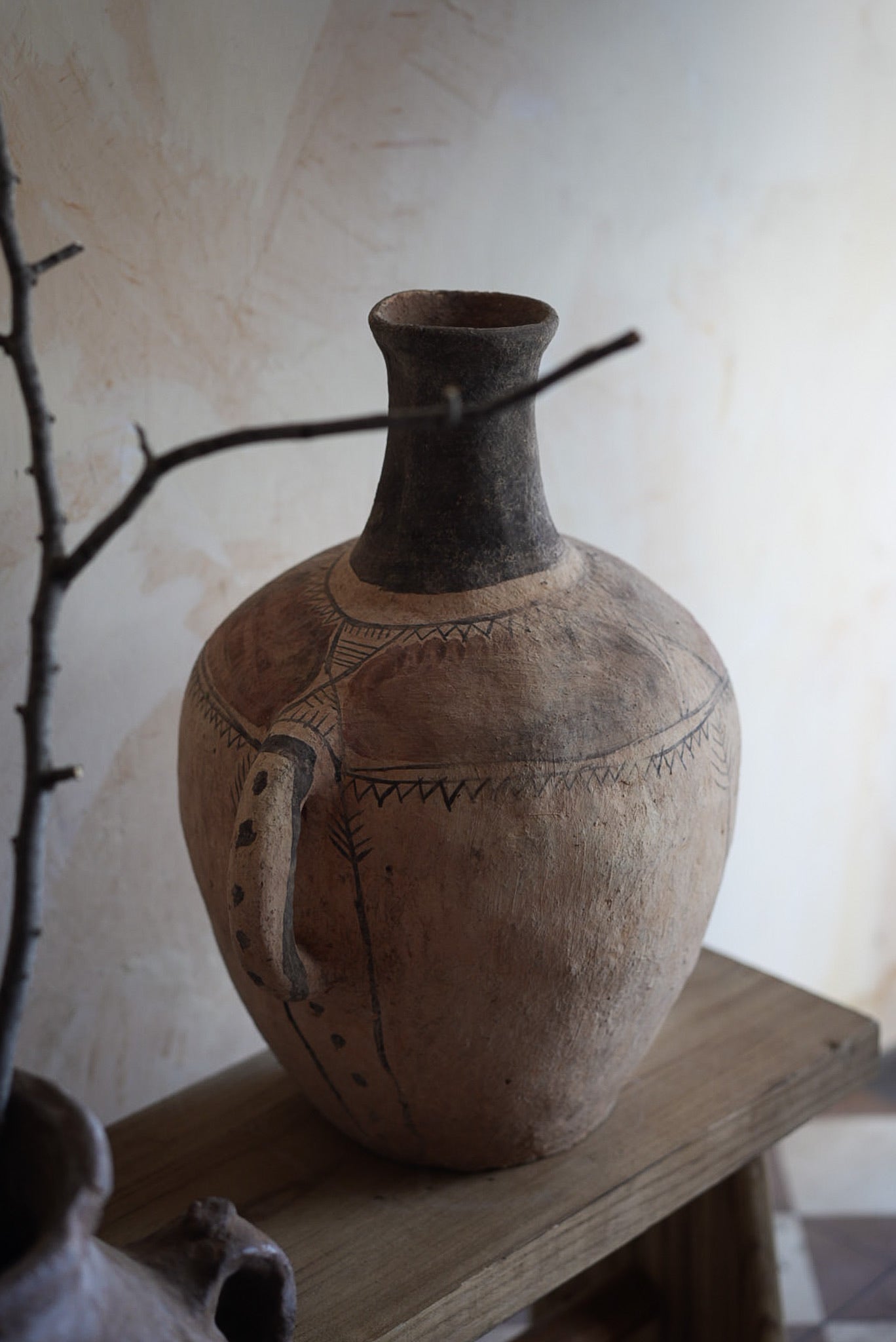 כד חרס ברברי | מעוטר