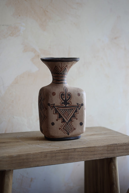 ואזה ברברית | מעוטרת