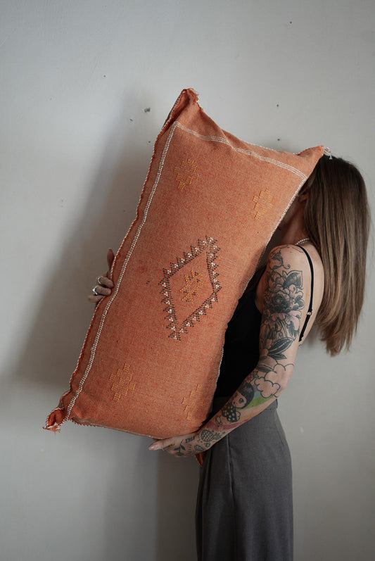 כרית סברה ארוכה | כתום