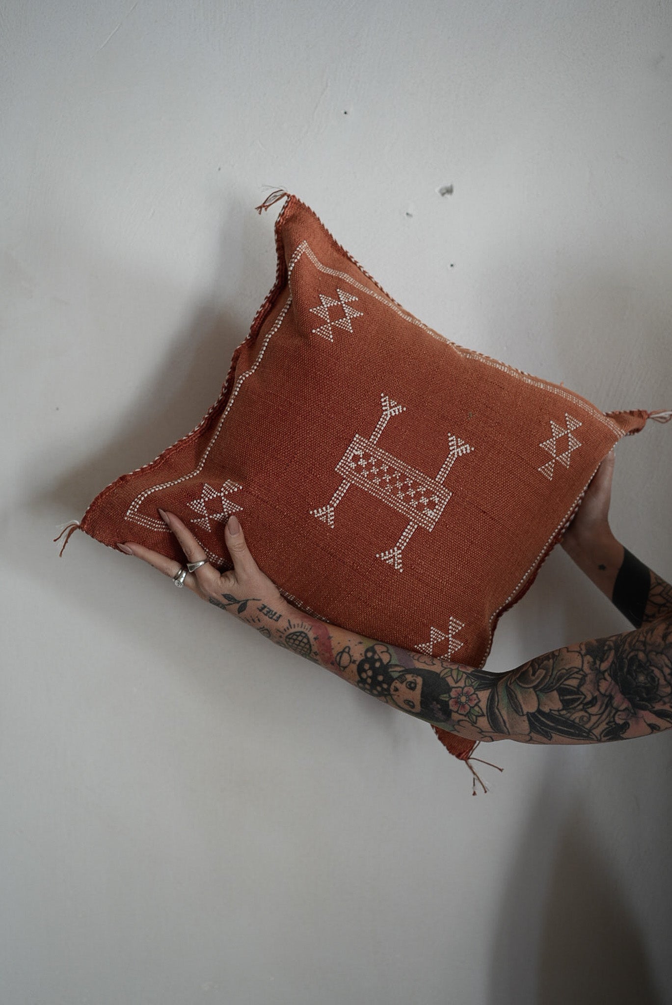 כרית סברה | חמרה