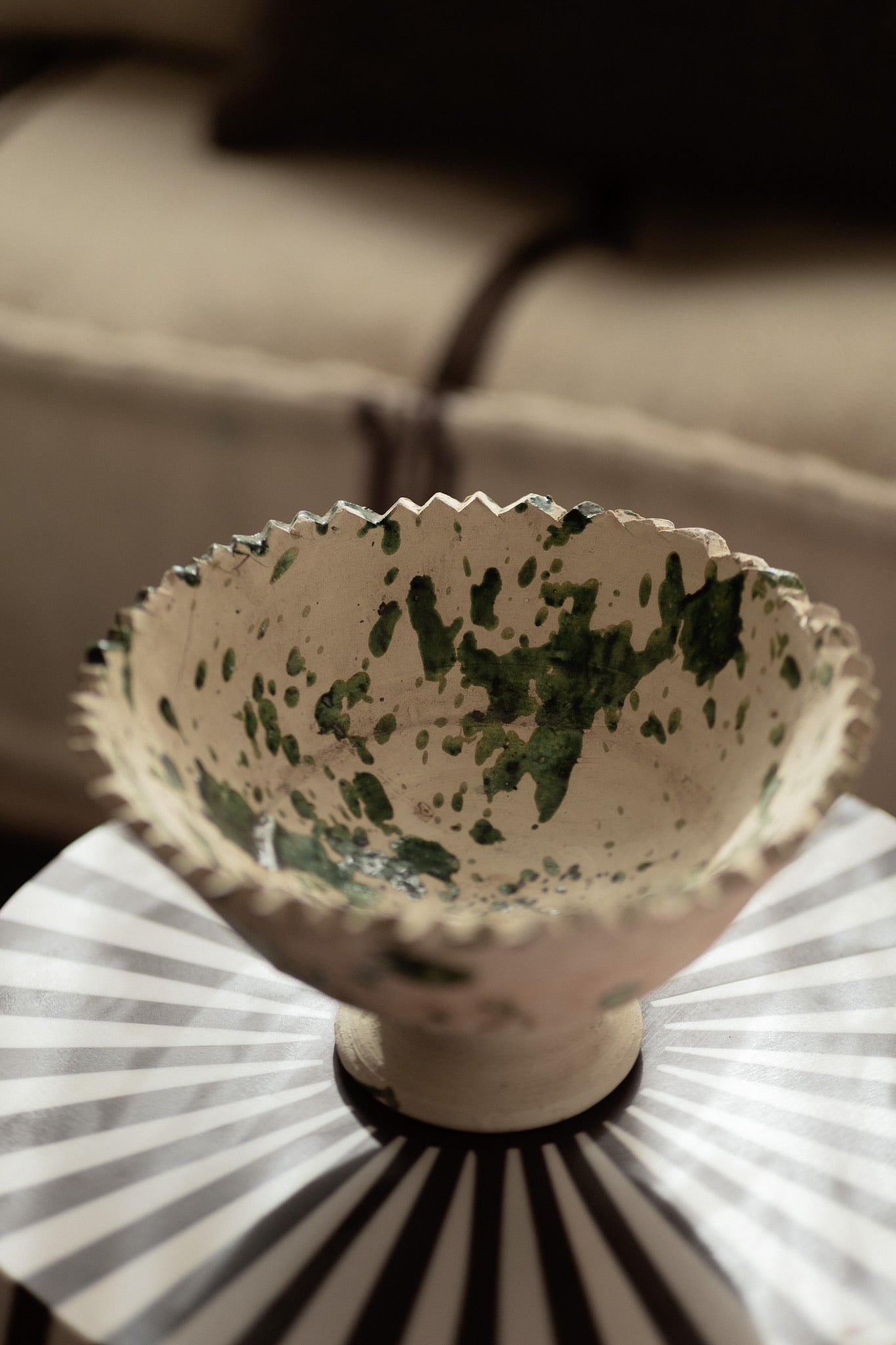 קערה על רגל פרא | ירוקה