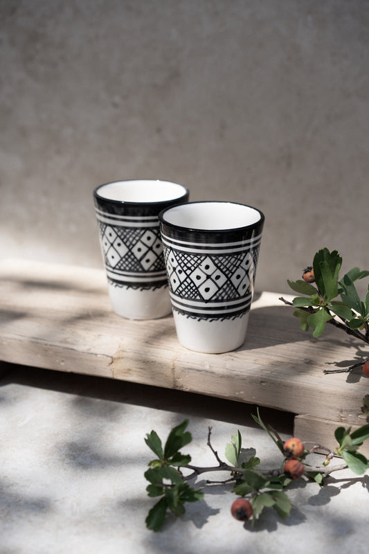 כוס מצויירת | שחור