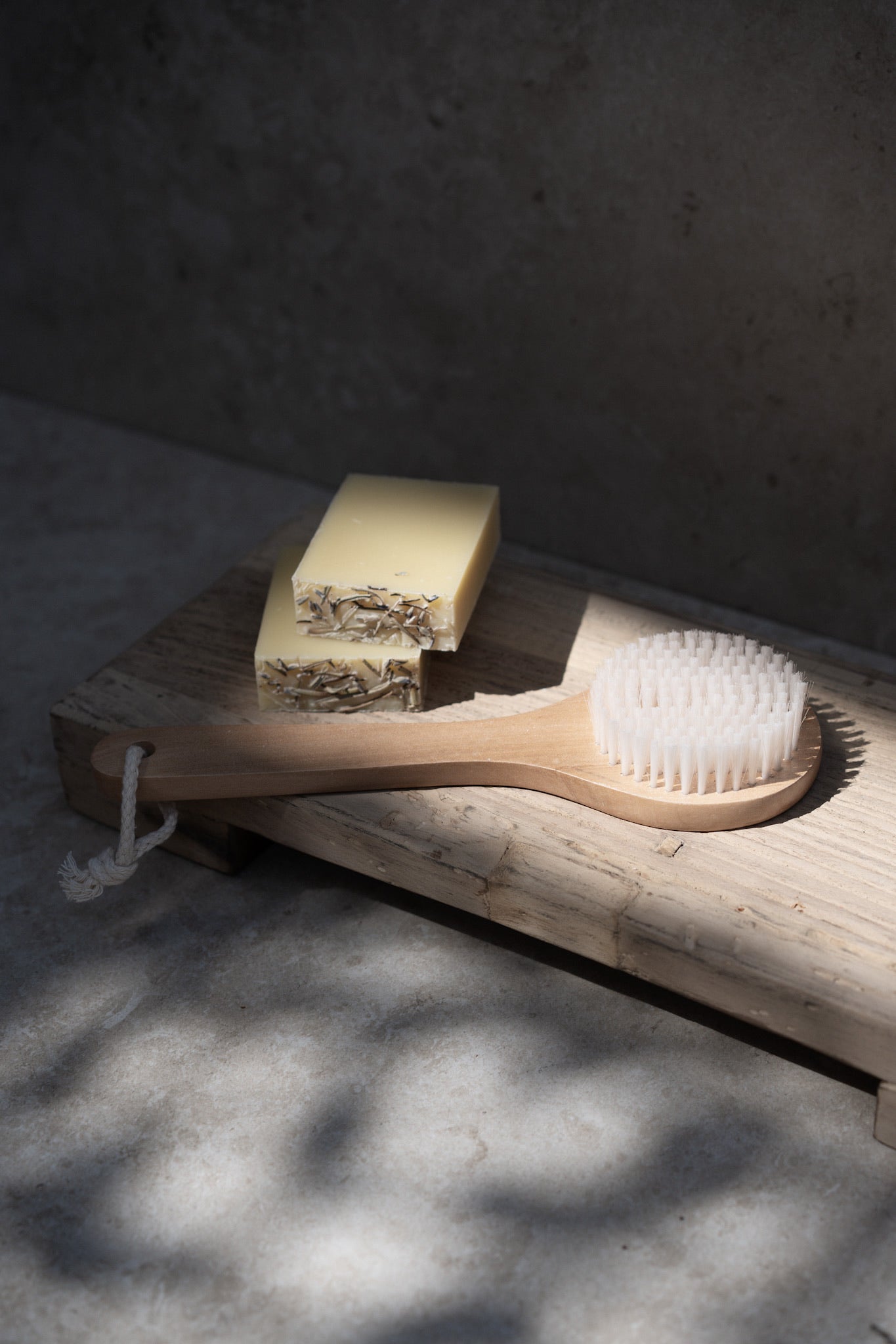 מברשת קרצוף מעץ