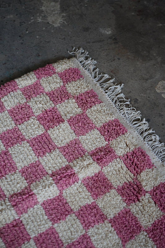 שטיח צמר | משבצות ורוד