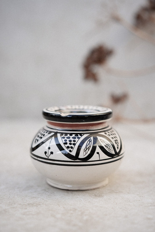 מאפרה פרח | שחור