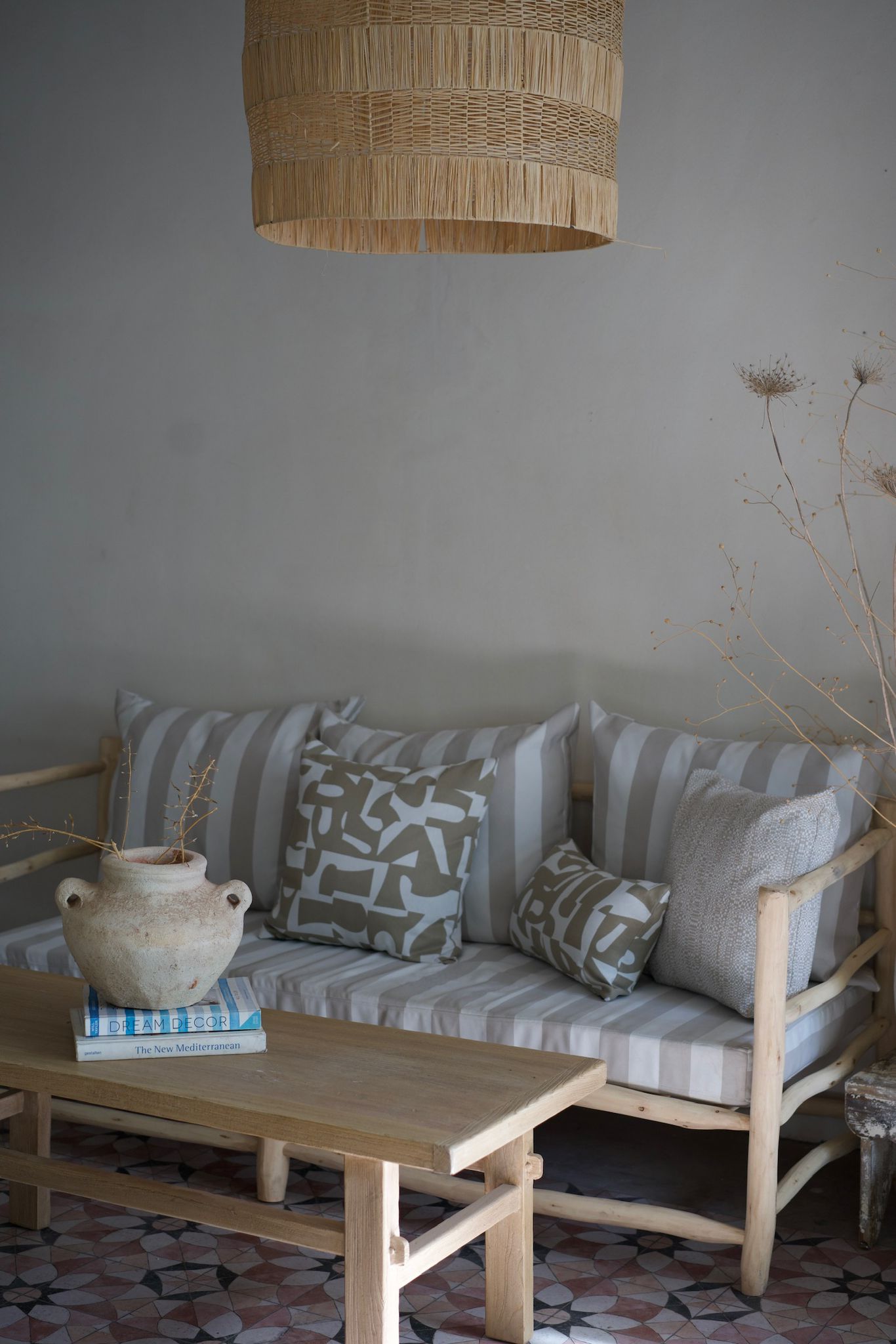 ספה מעץ טבעי | בז'