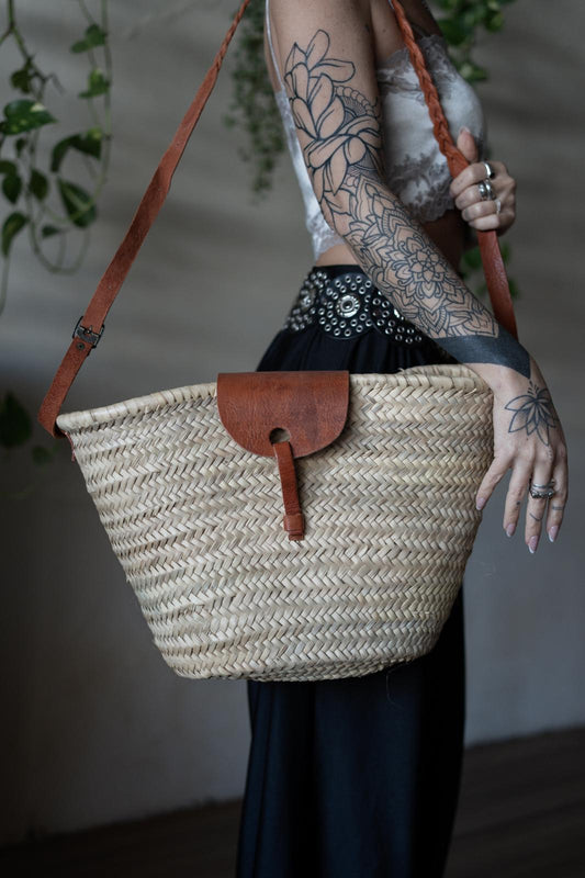 תיק קש | אבזם עור